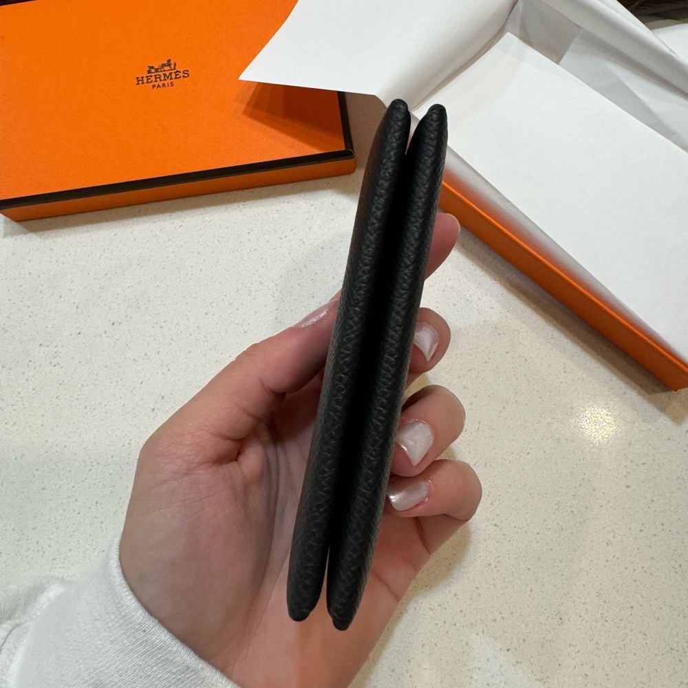 Hermès Calvi in Noir